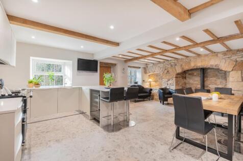 5 bedroom country house for sale