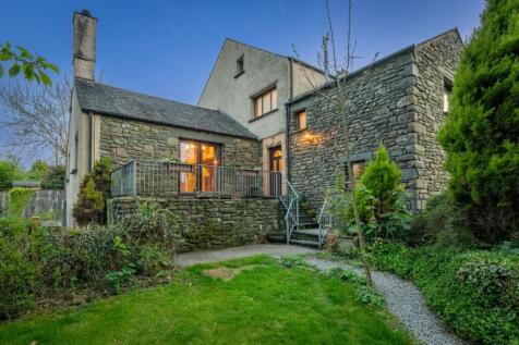 6 bedroom detached house for sale