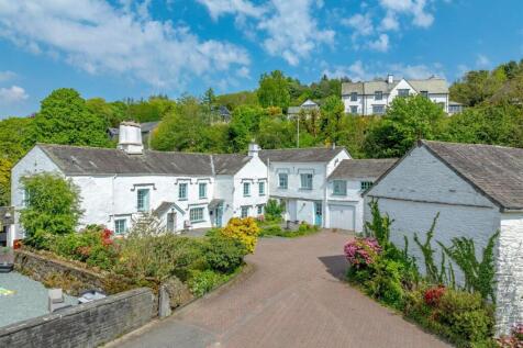 6 bedroom detached house for sale