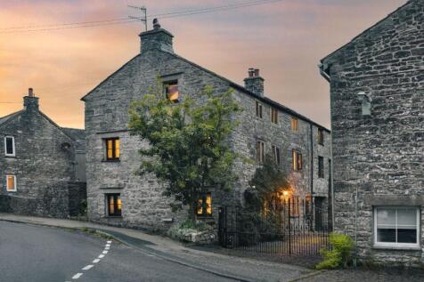 3 bedroom barn conversion for sale