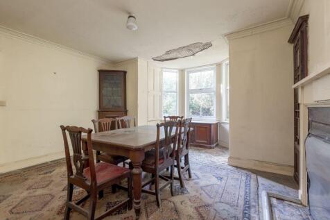 5 bedroom villa for sale