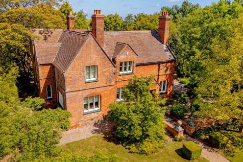 East Heckington, Lincolnshire PE20 4 bed equestrian property for sale