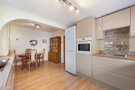 3 bedroom semi-detached bungalow for sale