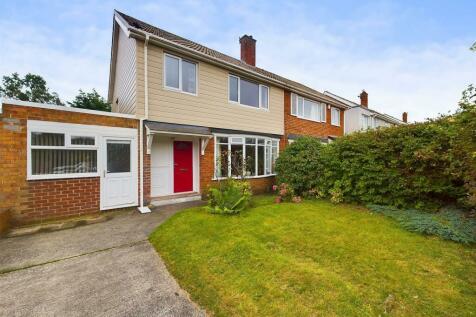 3 bedroom semi-detached house for sale