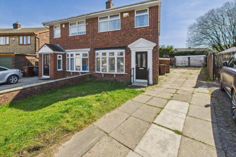 2 bedroom semi-detached house for sale