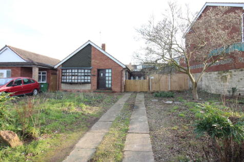 Southway Court, Kingswinford DY6 2 bed detached bungalow for sale