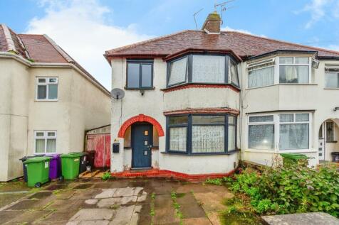 3 bedroom semi-detached house for sale