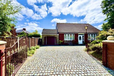 Hayes Avenue, St Helens 4 bed detached bungalow for sale