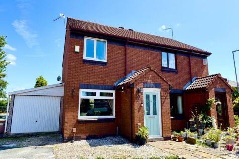 2 bedroom semi-detached house for sale