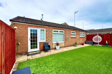 Standen Close, St Helens 2 bed detached bungalow for sale