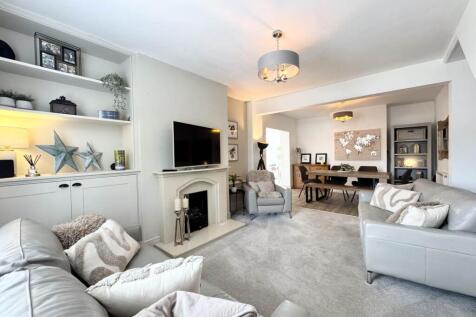 4 bedroom semi-detached house for sale