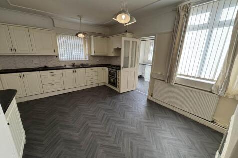 Doulton Street, St Helens. 3 bed end of terrace house for sale