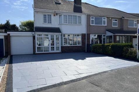 4 bedroom semi-detached house for sale