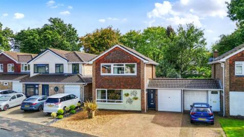 3 bedroom link detached house for sale