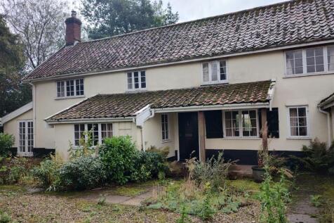 6 bedroom detached house for sale