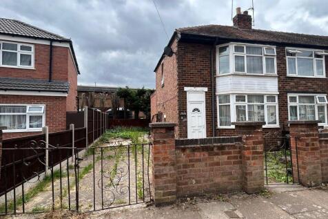 3 bedroom town house for sale