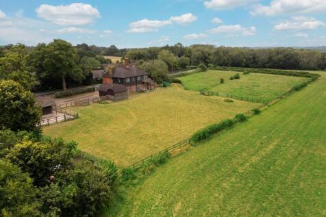 Marches Road, Warnham, RH12 6 bed detached house for sale