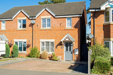 3 bedroom semi-detached house for sale