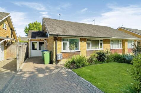 4 bedroom semi-detached bungalow for sale