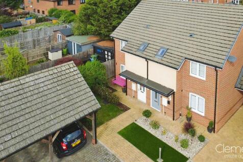 Jubilee Close, Hemel Hempstead HP2 3 bed semi