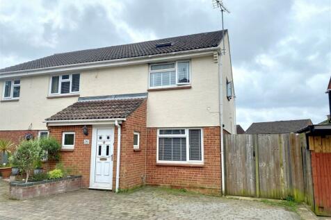 4 bedroom semi-detached house for sale