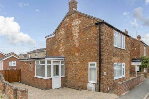 2 bedroom detached house for sale