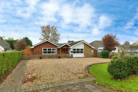 4 bedroom detached bungalow for sale