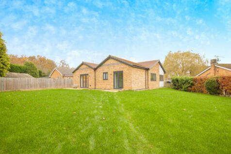 4 bedroom detached bungalow for sale