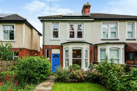 2 bedroom semi-detached house for sale