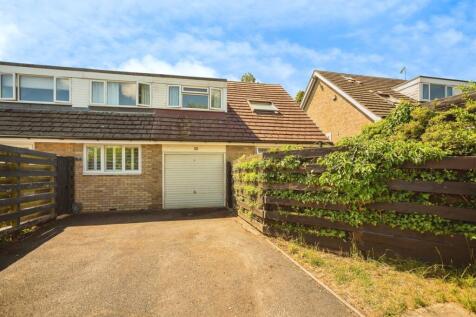 Chiltern Walk, Tunbridge Wells TN2 4 bed detached house for sale