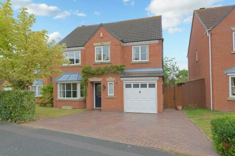 5 bedroom detached house for sale