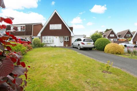 3 bedroom link detached house for sale