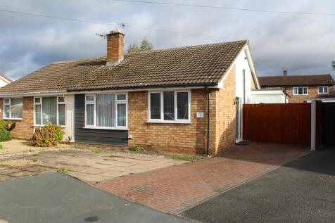 3 bedroom semi-detached bungalow for sale
