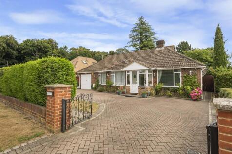 Seymour Plain, Marlow 4 bed bungalow for sale