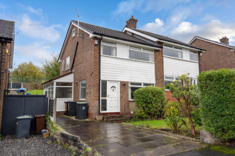 3 bedroom semi-detached house for sale