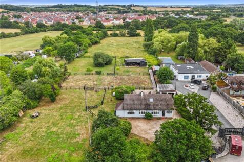 Meadow Lane, Runwell, Wickford... 4 bed bungalow for sale