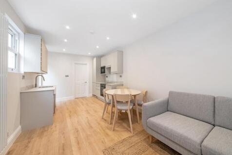 Belfort Road, Peckham, London, SE15 2 bed apartment for sale
