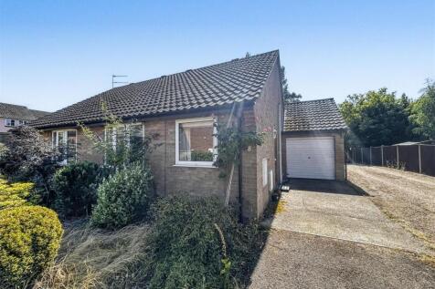 Old Priory Gardens, Beccles NR34 2 bed semi