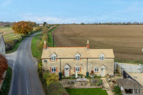 Wootton Woodstock, Oxfordshire, OX20 1ER 3 bed cottage for sale