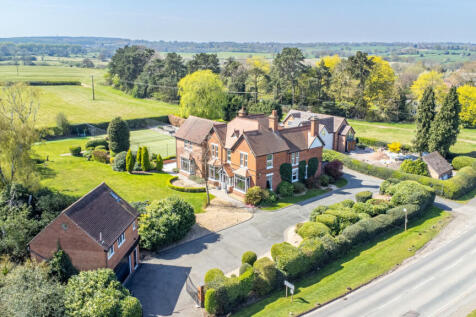 6 bedroom detached house for sale