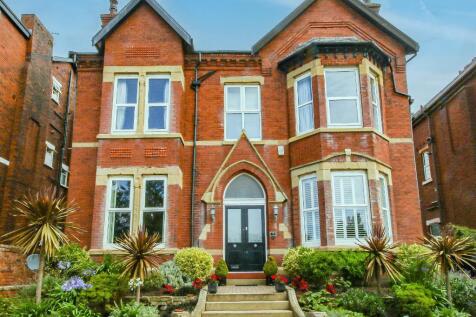 7 bedroom detached house for sale