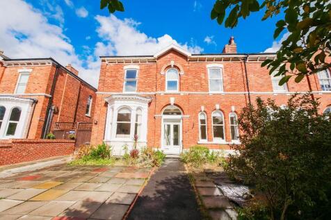 7 bedroom semi-detached house for sale