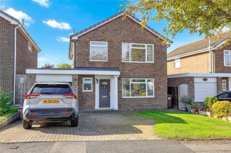 Mallowdale, Nunthorpe 4 bed detached house for sale