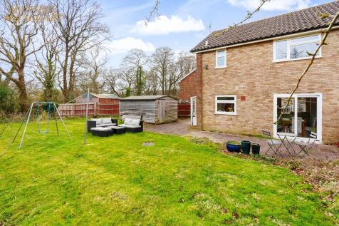 Windmill Avenue, Hassocks, BN6 3 bed semi