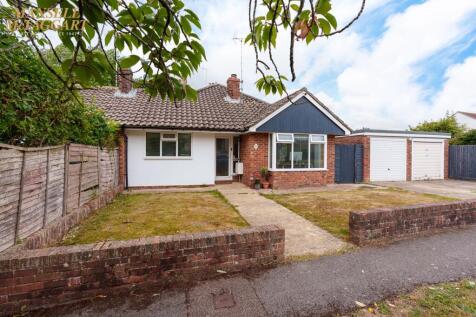 2 bedroom semi-detached bungalow for sale