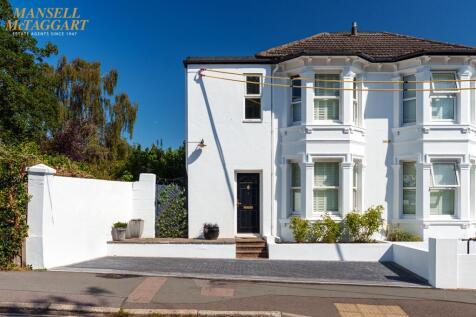 Station Approach East, Hassocks, BN6 3 bed semi