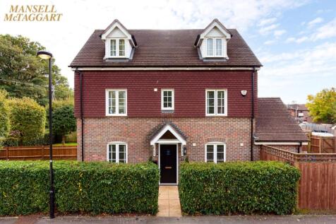 4 bedroom semi-detached house for sale