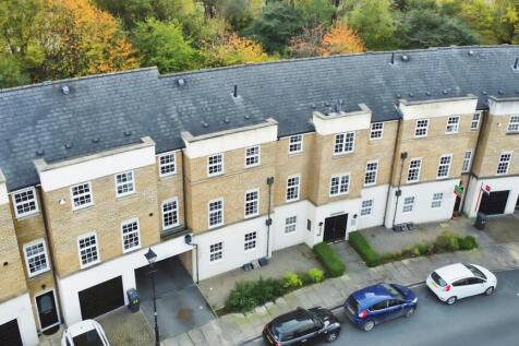 Bishopfields Drive, York, YO26 2 bed flat for sale