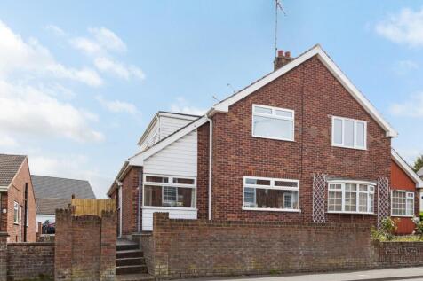 Pasture Road, Barton Upon Humber... 5 bed semi