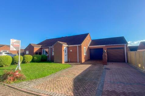 Paddock Rise, Barrow Upon Humber... 2 bed bungalow for sale